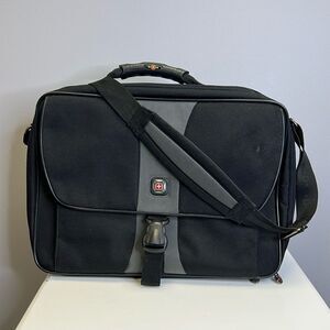 WENGER SWISSGEAR SIERRA COMPUTER CASE GA-7421-14 FITS MOST 17" LAPTOPS